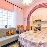 Apartment On Island Near Sandy Beaches *