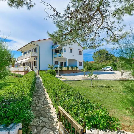 Apartment On Island Near Sandy Beaches Vir