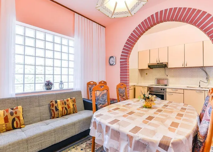 Appartement On Island Near Sandy Beaches *