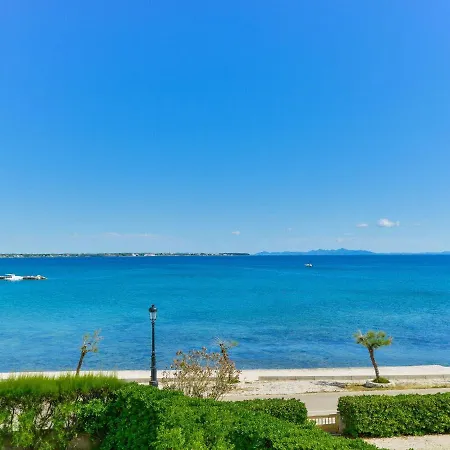 On Island Near Sandy Beaches Appartement