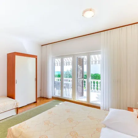 On Island Near Sandy Beaches Appartement