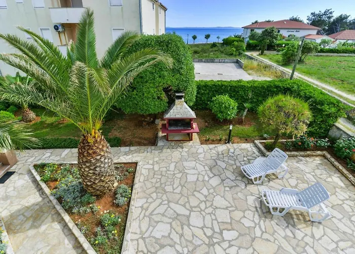 Daire On Island Near Sandy Beaches *