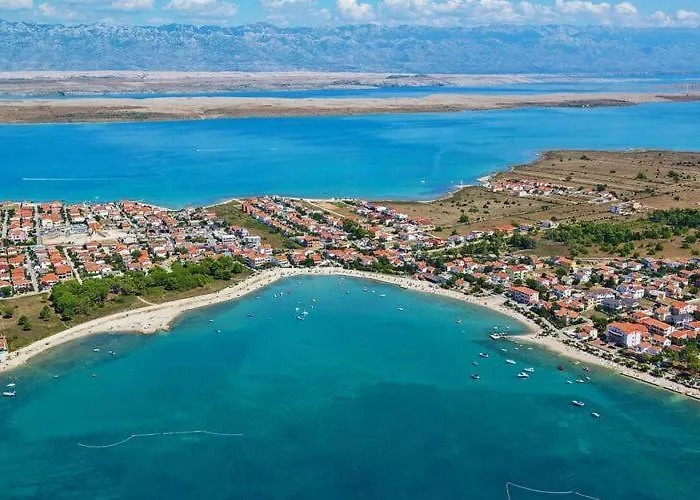 Daire On Island Near Sandy Beaches Vir